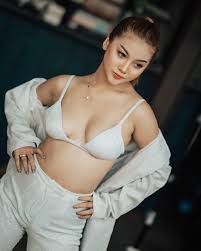 Video Iclik Dera Anjela – Jilbab Hyper Pengen Bokeh