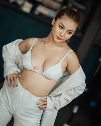 Video Iclik Dera Anjela – Jilbab Hyper Pengen Bokeh